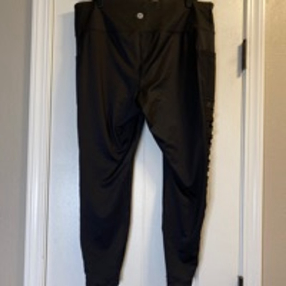 Women's Avia Black Leggings XL - Picture 3 of 6